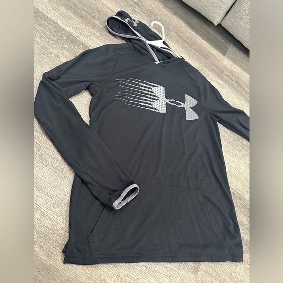 Other - Under Armour Black - Kids Youth XL Light weight Hoodie YXL